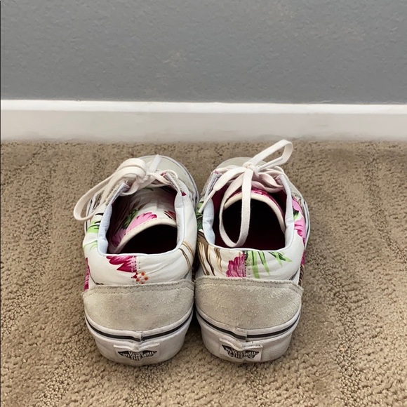 Vans - Picture 2 of 7